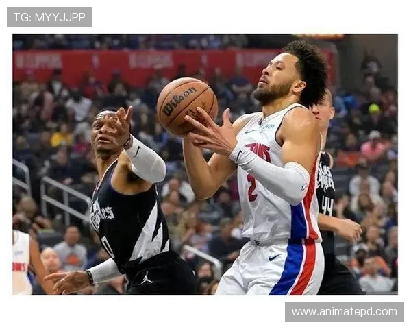 库里伤势未愈26分钟狂砍29分遗憾失绝杀